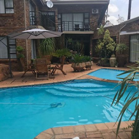 Francor Guesthouse Pretoria-Noord Exterior foto