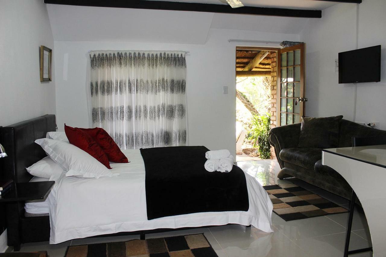 Francor Guesthouse Pretoria-Noord Exterior foto